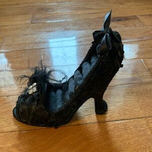 Like New Hobby Lobby Elegant Black Shoe with Bow Ring Jewelry Organizer